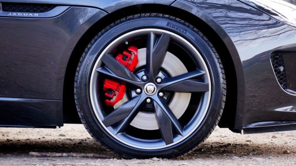 Découvrez les pneus pirelli : alliés de la performance et sécurité